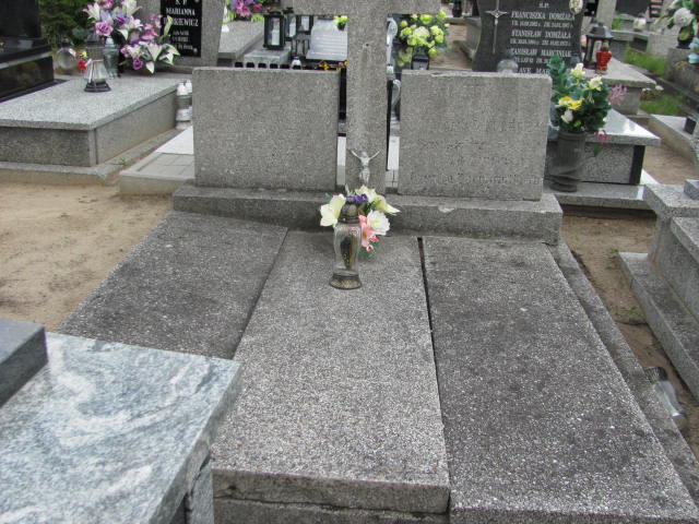  NN Ślesin - Grobonet - Wyszukiwarka osób pochowanych